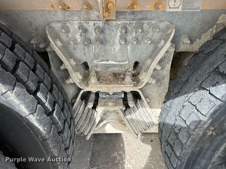 image for item DW5073 2019 Peterbilt 567 ready mix truck