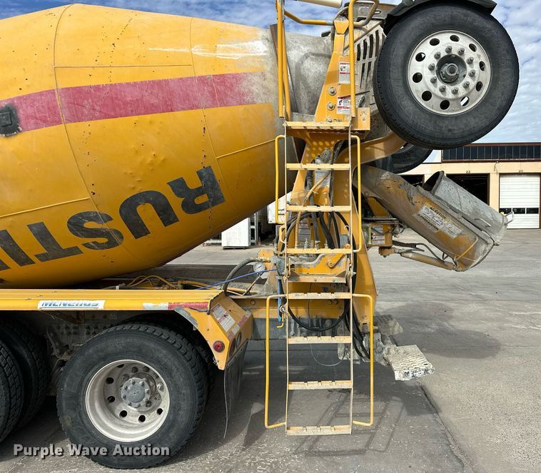 image for item DW5073 2019 Peterbilt 567 ready mix truck