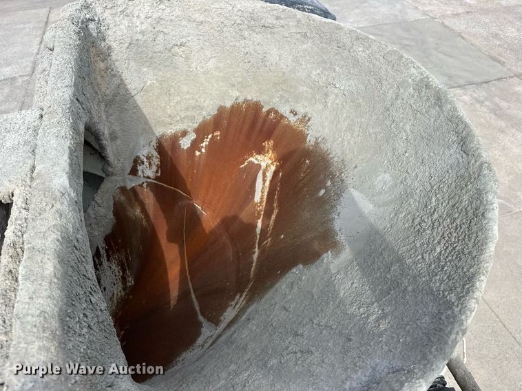 image for item DW5073 2019 Peterbilt 567 ready mix truck