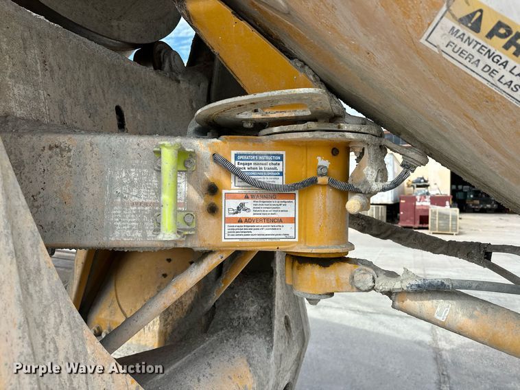 image for item DW5073 2019 Peterbilt 567 ready mix truck