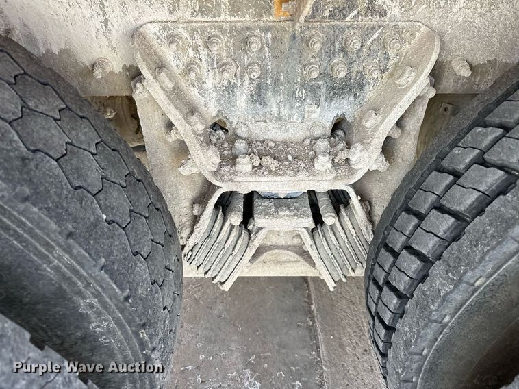 image for item DW5073 2019 Peterbilt 567 ready mix truck