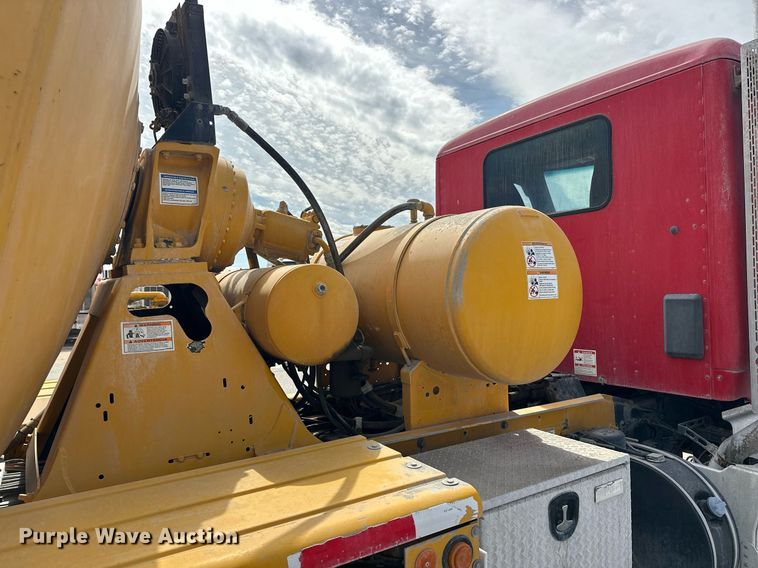 image for item DW5073 2019 Peterbilt 567 ready mix truck