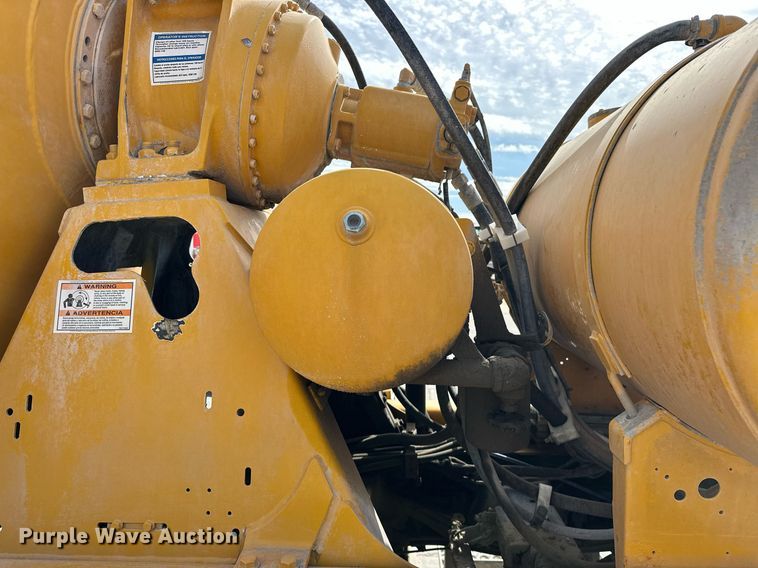 image for item DW5073 2019 Peterbilt 567 ready mix truck