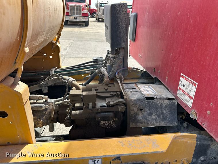 image for item DW5073 2019 Peterbilt 567 ready mix truck