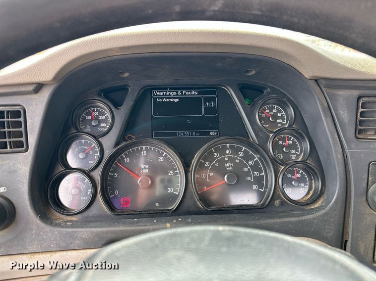 image for item DW5073 2019 Peterbilt 567 ready mix truck