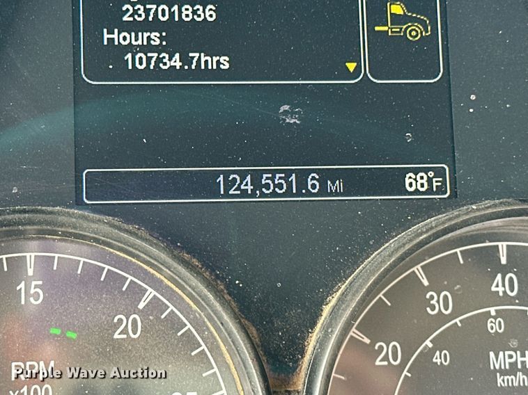 image for item DW5073 2019 Peterbilt 567 ready mix truck