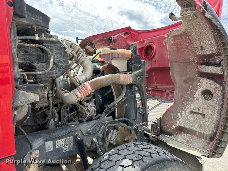 image for item DW5073 2019 Peterbilt 567 ready mix truck