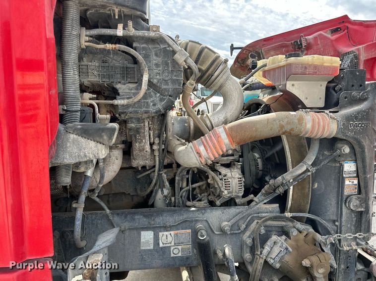 image for item DW5073 2019 Peterbilt 567 ready mix truck