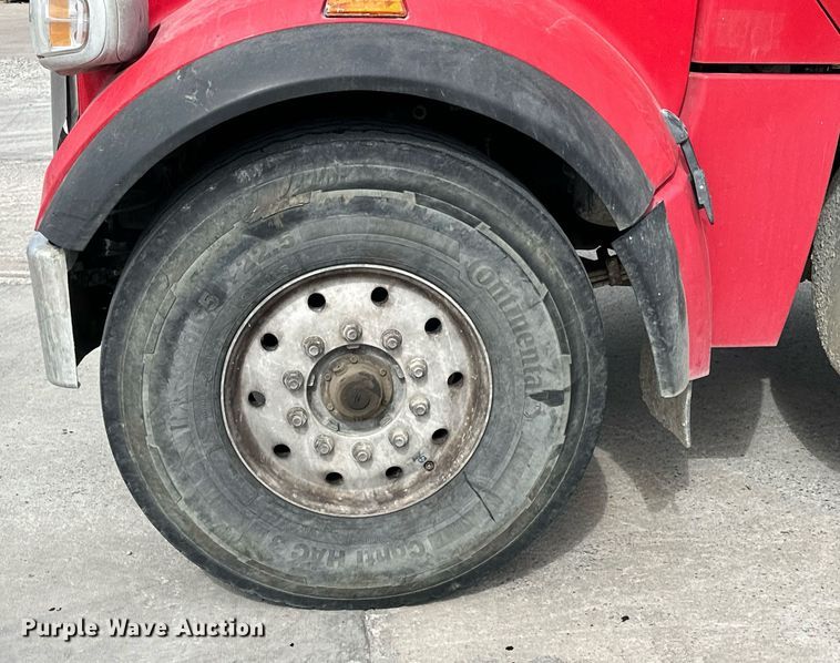 image for item DW5073 2019 Peterbilt 567 ready mix truck