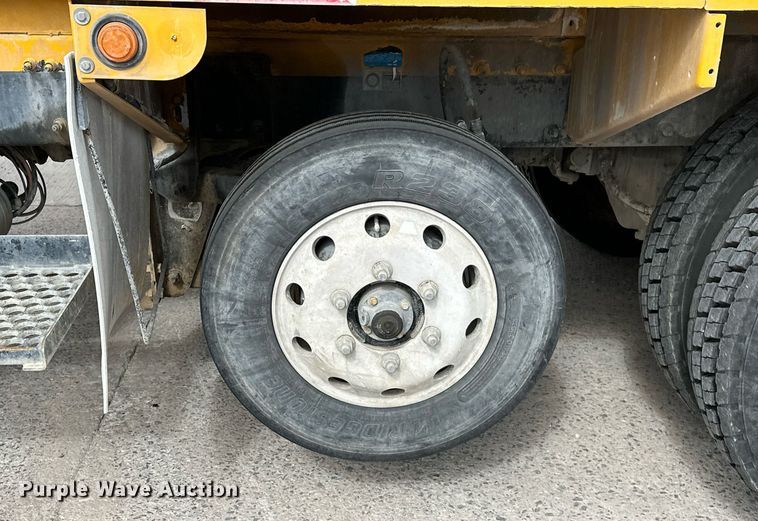 image for item DW5073 2019 Peterbilt 567 ready mix truck