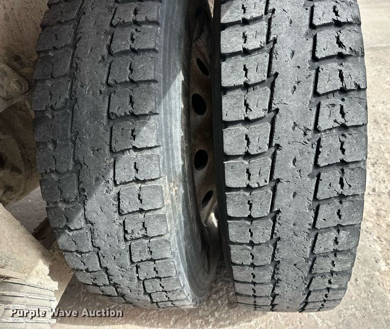 image for item DW5073 2019 Peterbilt 567 ready mix truck