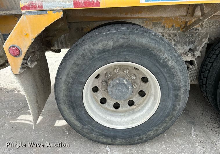 image for item DW5073 2019 Peterbilt 567 ready mix truck