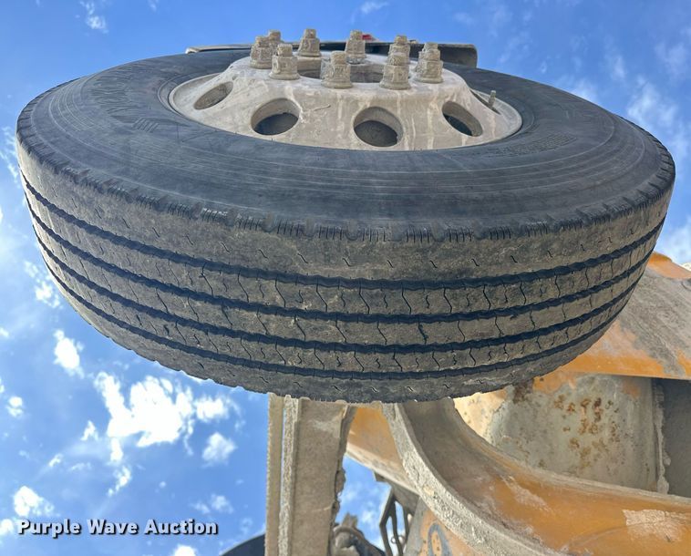 image for item DW5073 2019 Peterbilt 567 ready mix truck