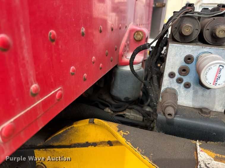 image for item DW5074 2014 Peterbilt 365 ready mix truck