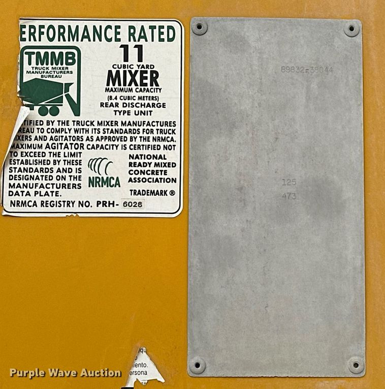 image for item DW5074 2014 Peterbilt 365 ready mix truck