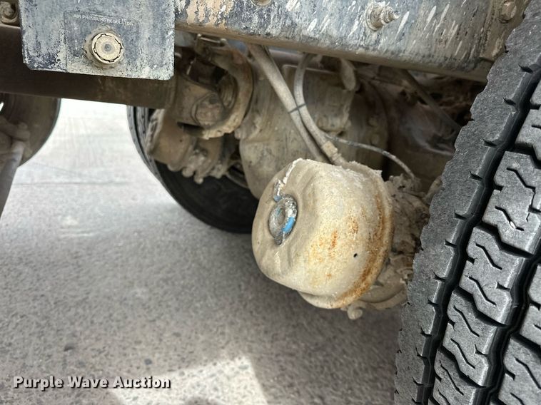 image for item DW5074 2014 Peterbilt 365 ready mix truck