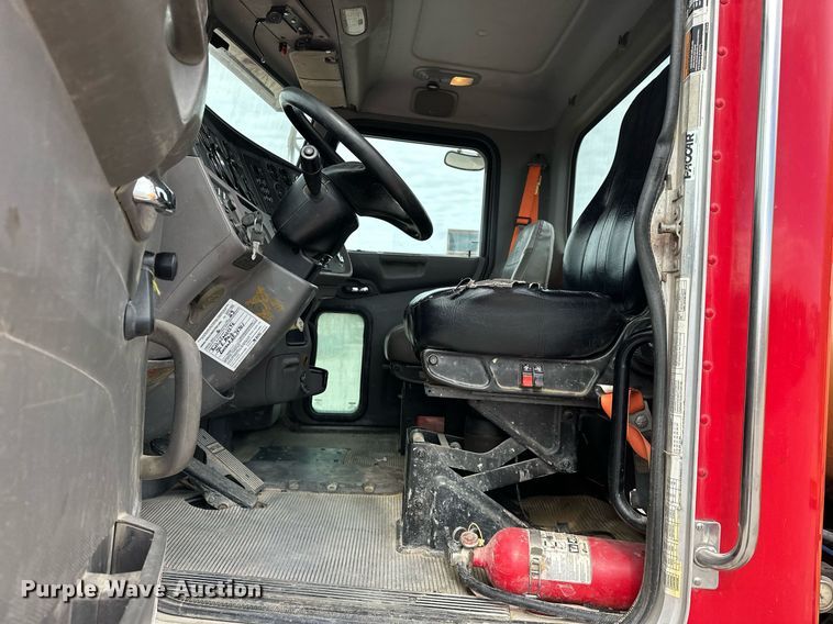 image for item DW5074 2014 Peterbilt 365 ready mix truck