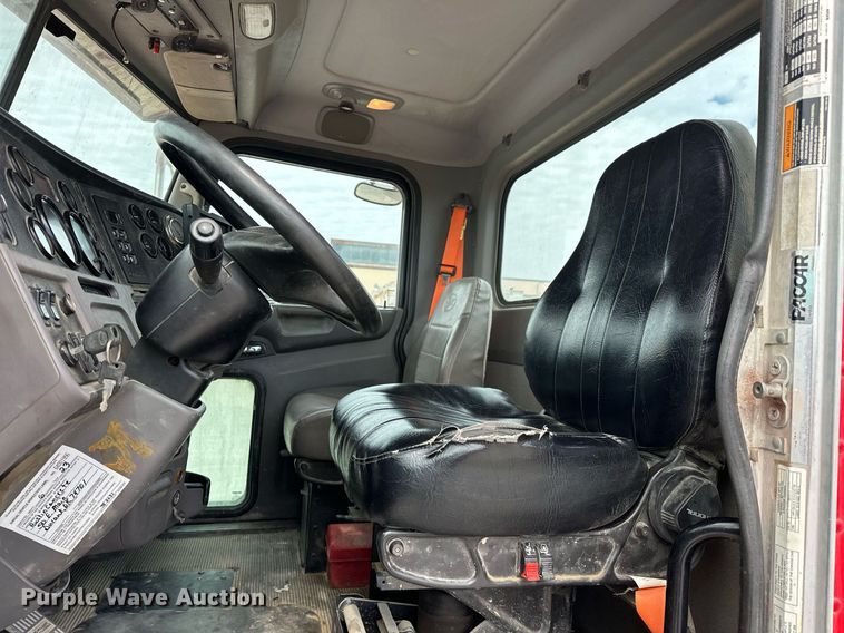 image for item DW5074 2014 Peterbilt 365 ready mix truck