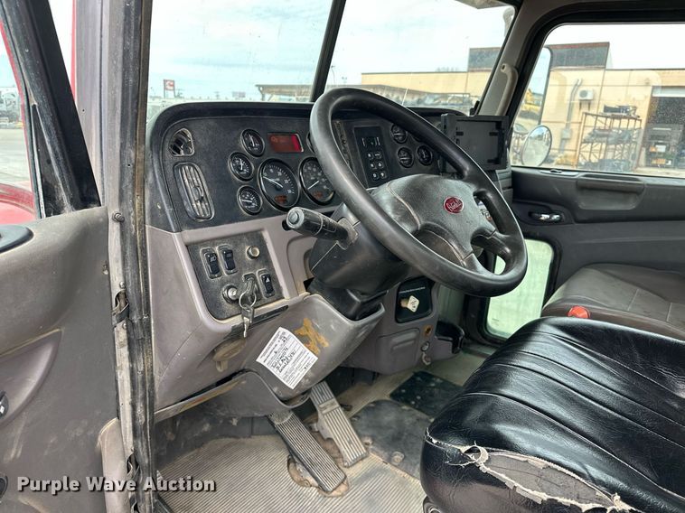 image for item DW5074 2014 Peterbilt 365 ready mix truck