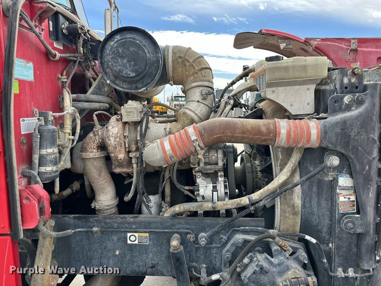 image for item DW5074 2014 Peterbilt 365 ready mix truck