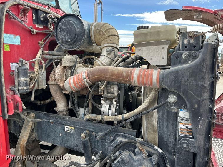 image for item DW5074 2014 Peterbilt 365 ready mix truck