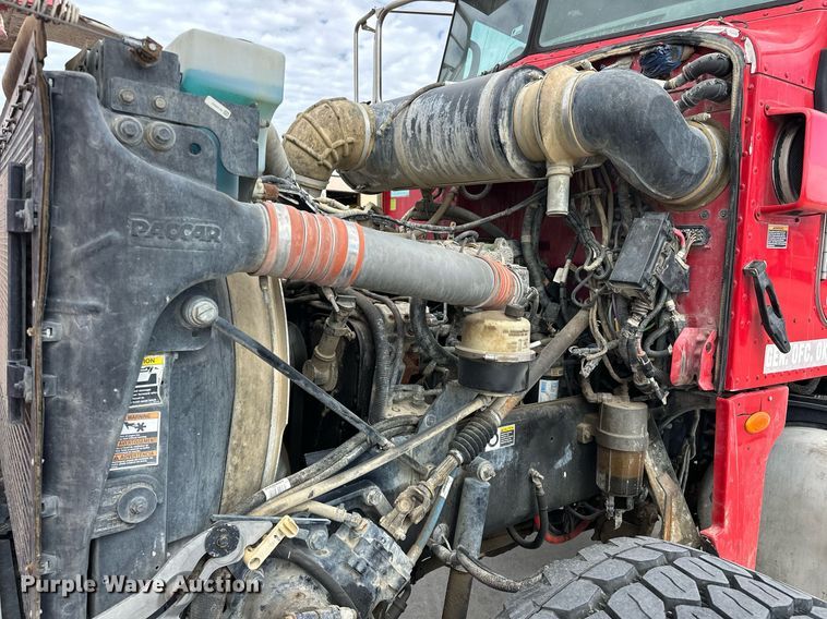 image for item DW5074 2014 Peterbilt 365 ready mix truck