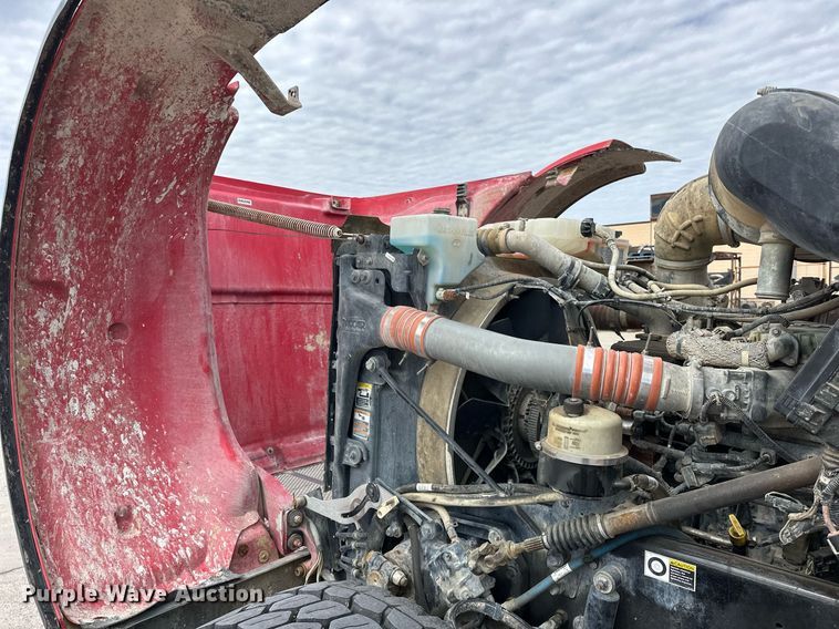 image for item DW5074 2014 Peterbilt 365 ready mix truck