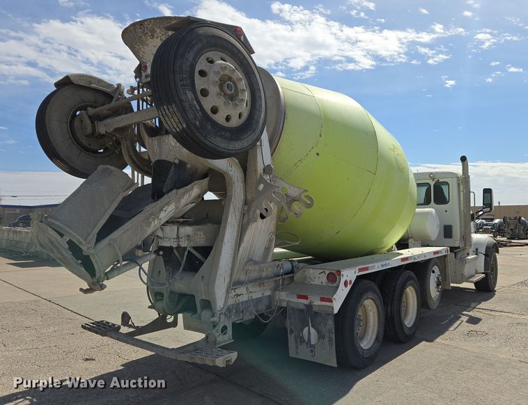 image for item DW5075 2017 Peterbilt 567 ready mix truck