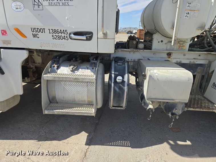 image for item DW5075 2017 Peterbilt 567 ready mix truck