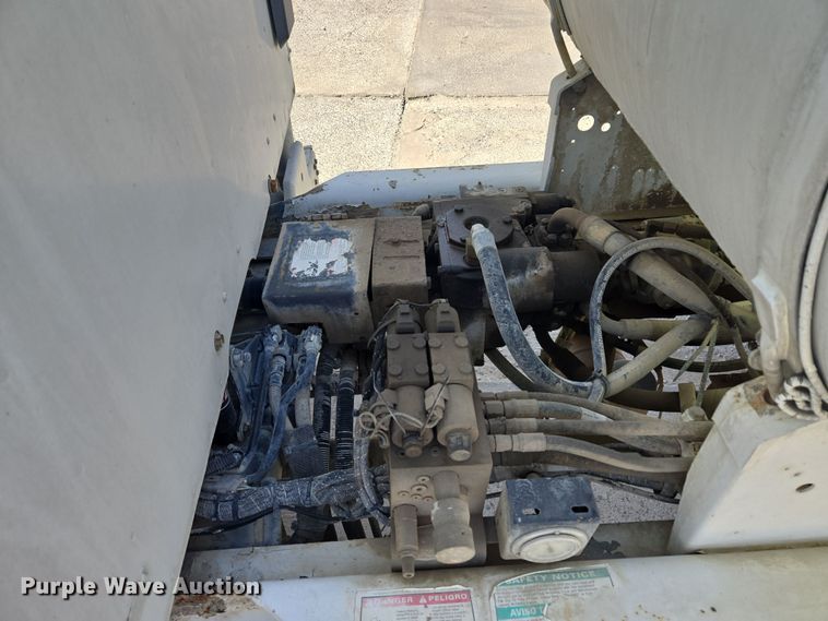 image for item DW5075 2017 Peterbilt 567 ready mix truck