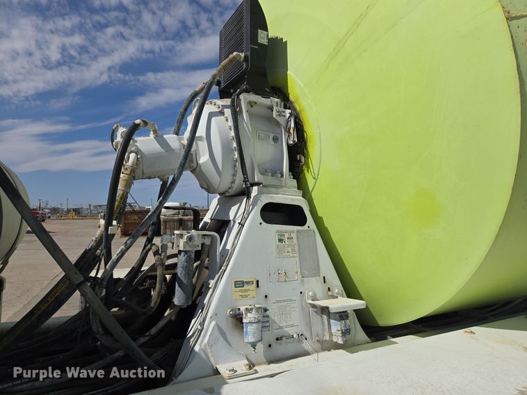 image for item DW5075 2017 Peterbilt 567 ready mix truck