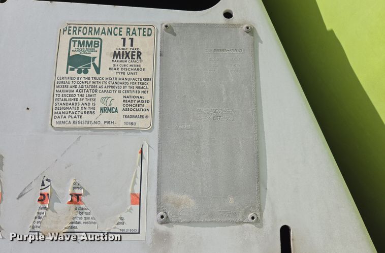 image for item DW5075 2017 Peterbilt 567 ready mix truck