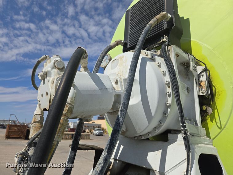 image for item DW5075 2017 Peterbilt 567 ready mix truck