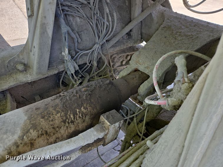 image for item DW5075 2017 Peterbilt 567 ready mix truck