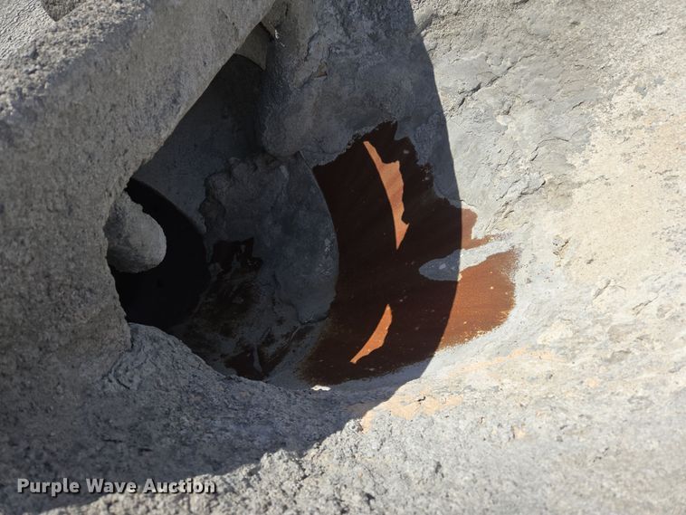 image for item DW5075 2017 Peterbilt 567 ready mix truck