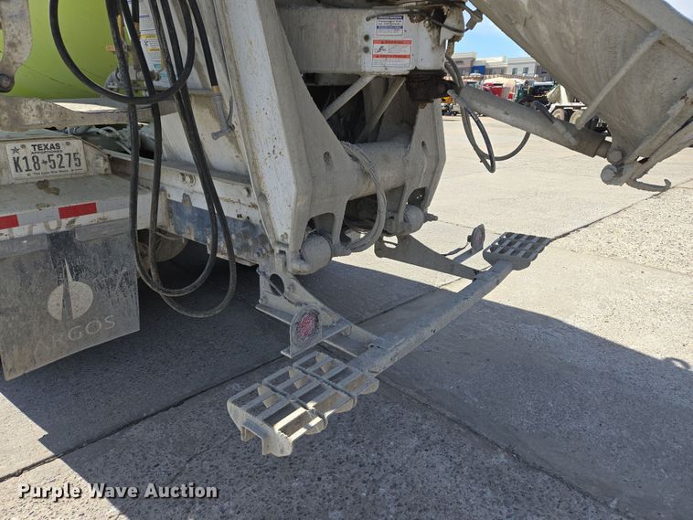 image for item DW5075 2017 Peterbilt 567 ready mix truck