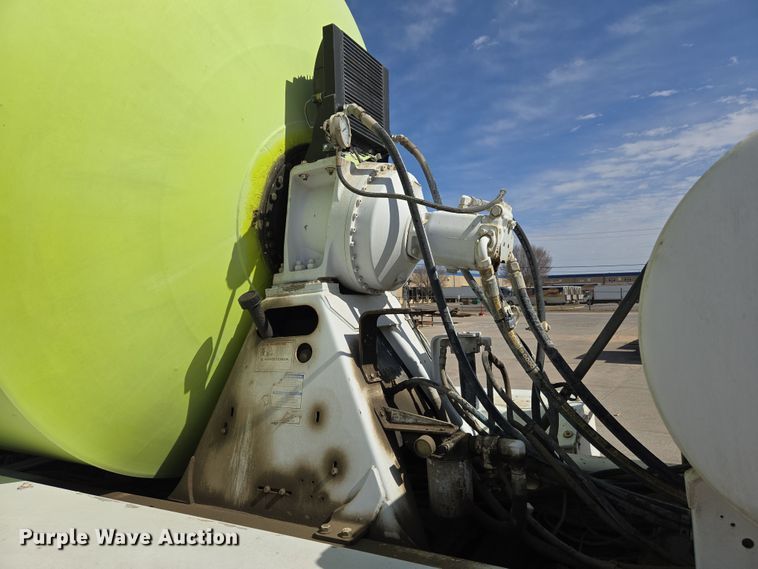 image for item DW5075 2017 Peterbilt 567 ready mix truck