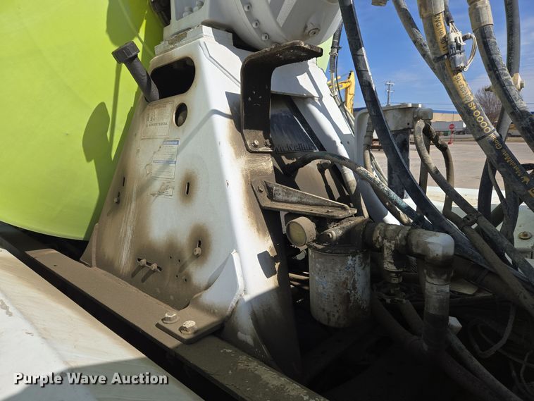 image for item DW5075 2017 Peterbilt 567 ready mix truck