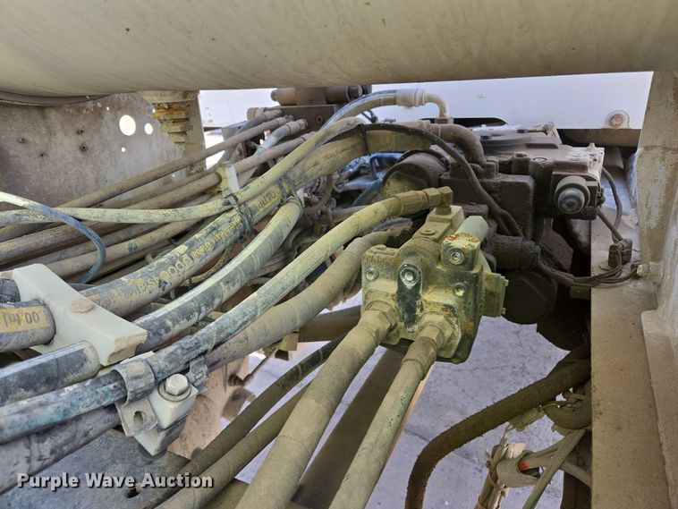 image for item DW5075 2017 Peterbilt 567 ready mix truck