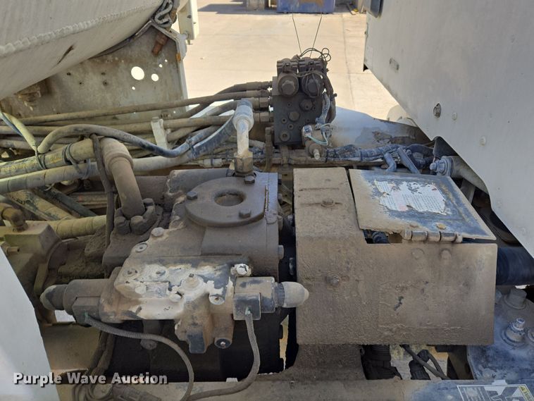 image for item DW5075 2017 Peterbilt 567 ready mix truck