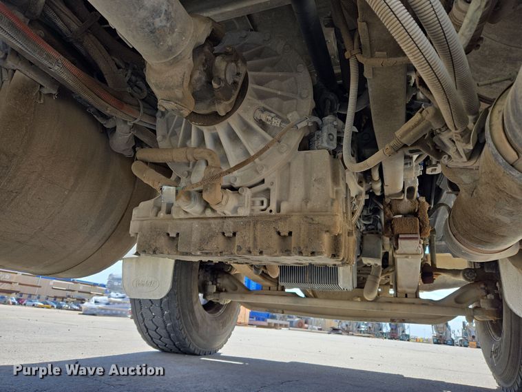 image for item DW5075 2017 Peterbilt 567 ready mix truck