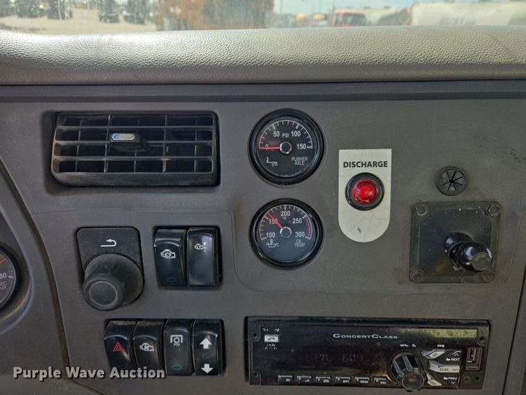 image for item DW5075 2017 Peterbilt 567 ready mix truck