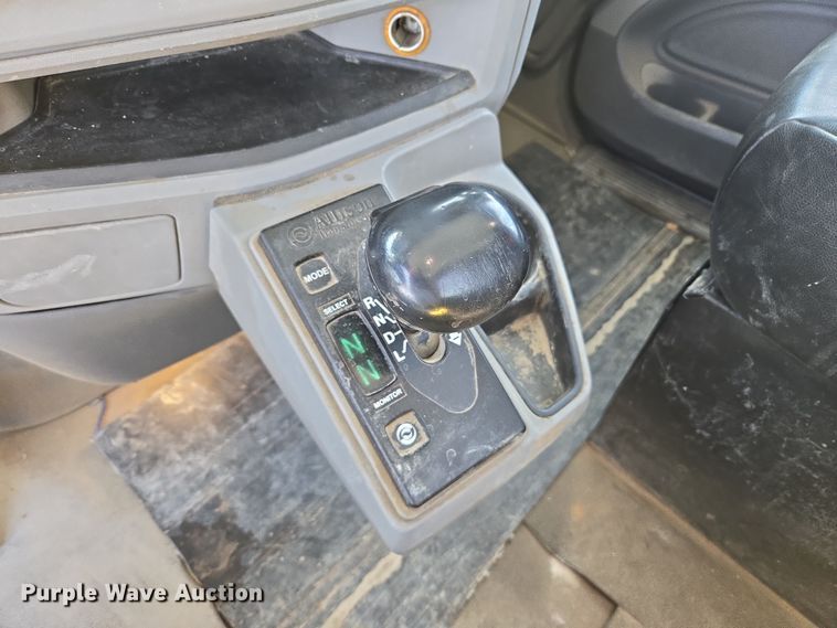 image for item DW5075 2017 Peterbilt 567 ready mix truck