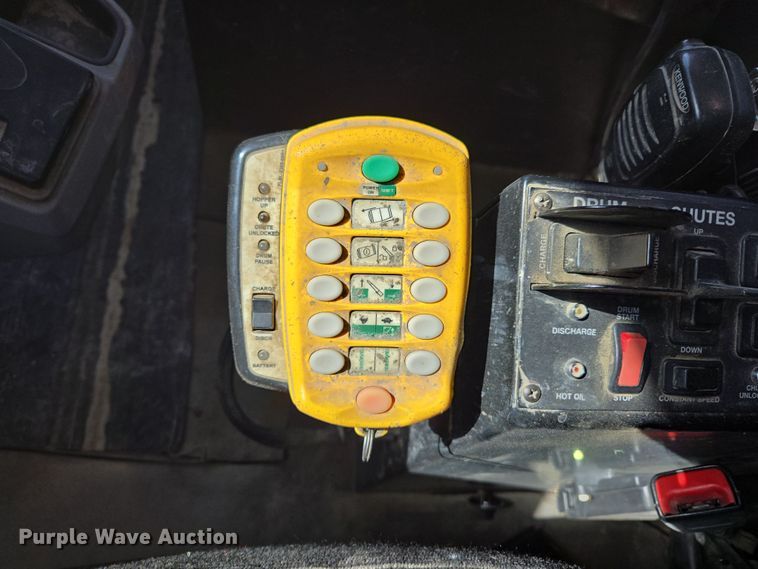 image for item DW5075 2017 Peterbilt 567 ready mix truck