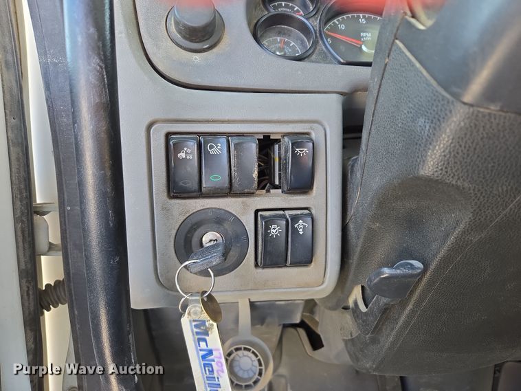 image for item DW5075 2017 Peterbilt 567 ready mix truck