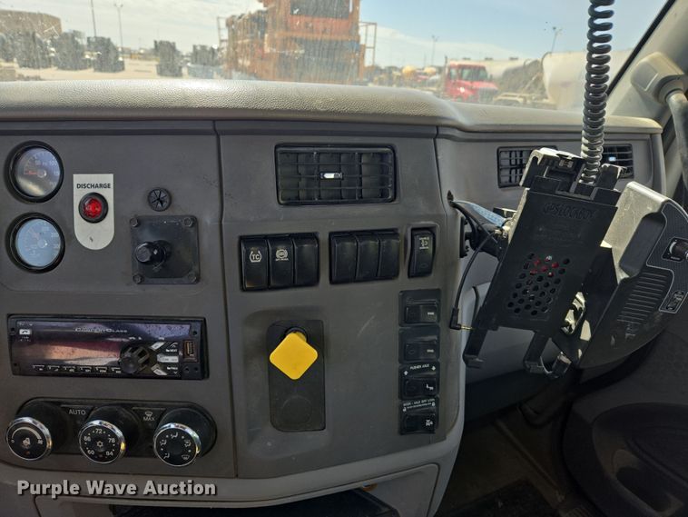 image for item DW5075 2017 Peterbilt 567 ready mix truck