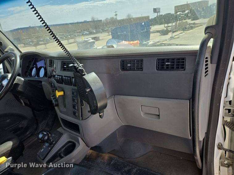 image for item DW5075 2017 Peterbilt 567 ready mix truck