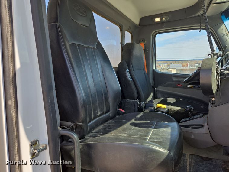 image for item DW5075 2017 Peterbilt 567 ready mix truck