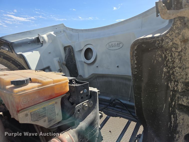 image for item DW5075 2017 Peterbilt 567 ready mix truck