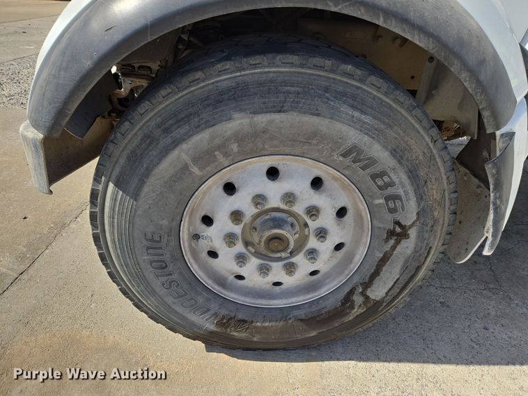 image for item DW5075 2017 Peterbilt 567 ready mix truck